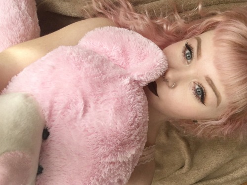 yourxtinyxraindrop:  🌸Cuddles 🌸 