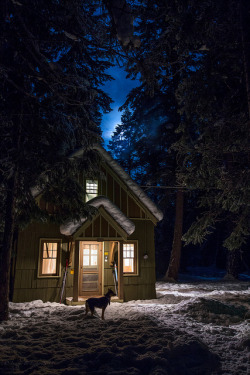 homeintheforest:  Bumping Lake Cabin by Images In Light on Flickr.