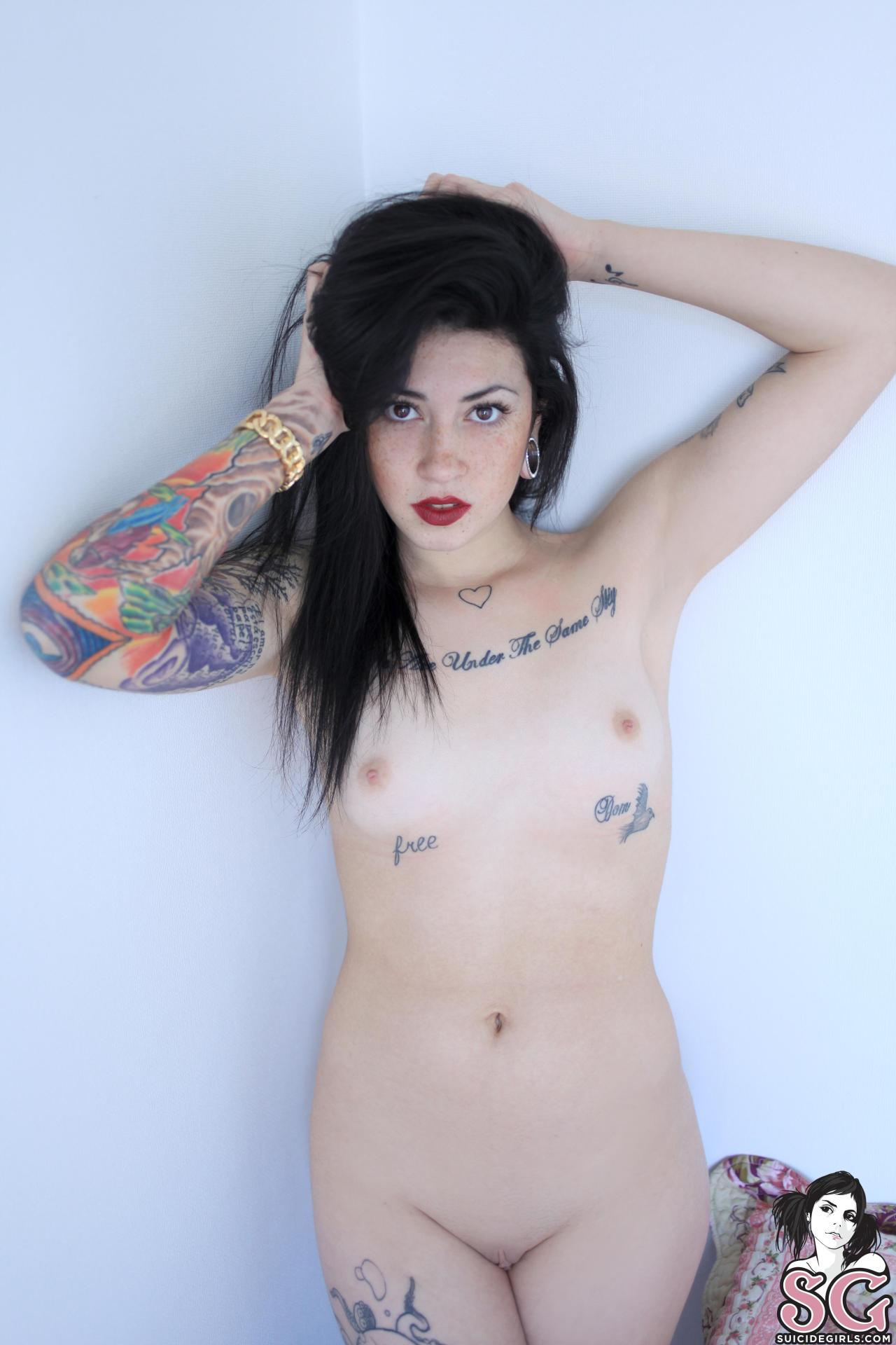 past-her-eyes:   Cra_ Suicide cra_.suicidegirls.com suicidegirls Link to South African