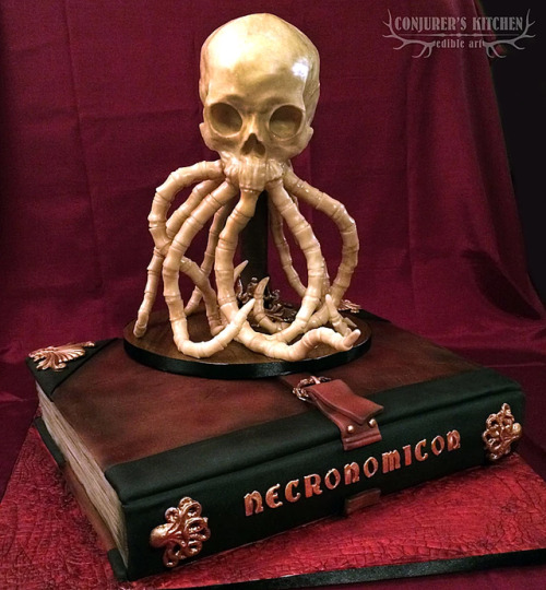 ghulehtela: xenaamazon: lalalalers: ex0skeletal: Edible Sculptures and Cakes by Annabel Lecter YOU K