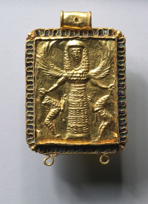 Daedalic Pendant with Potnia Theron (Mistress of the Animals), 650, Cleveland Museum of Art: Greek a