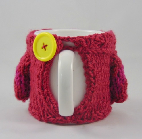 amandascurios:Mug cosy made to look like Mabel’s light-bulb sweater from the Gravity Falls episode I