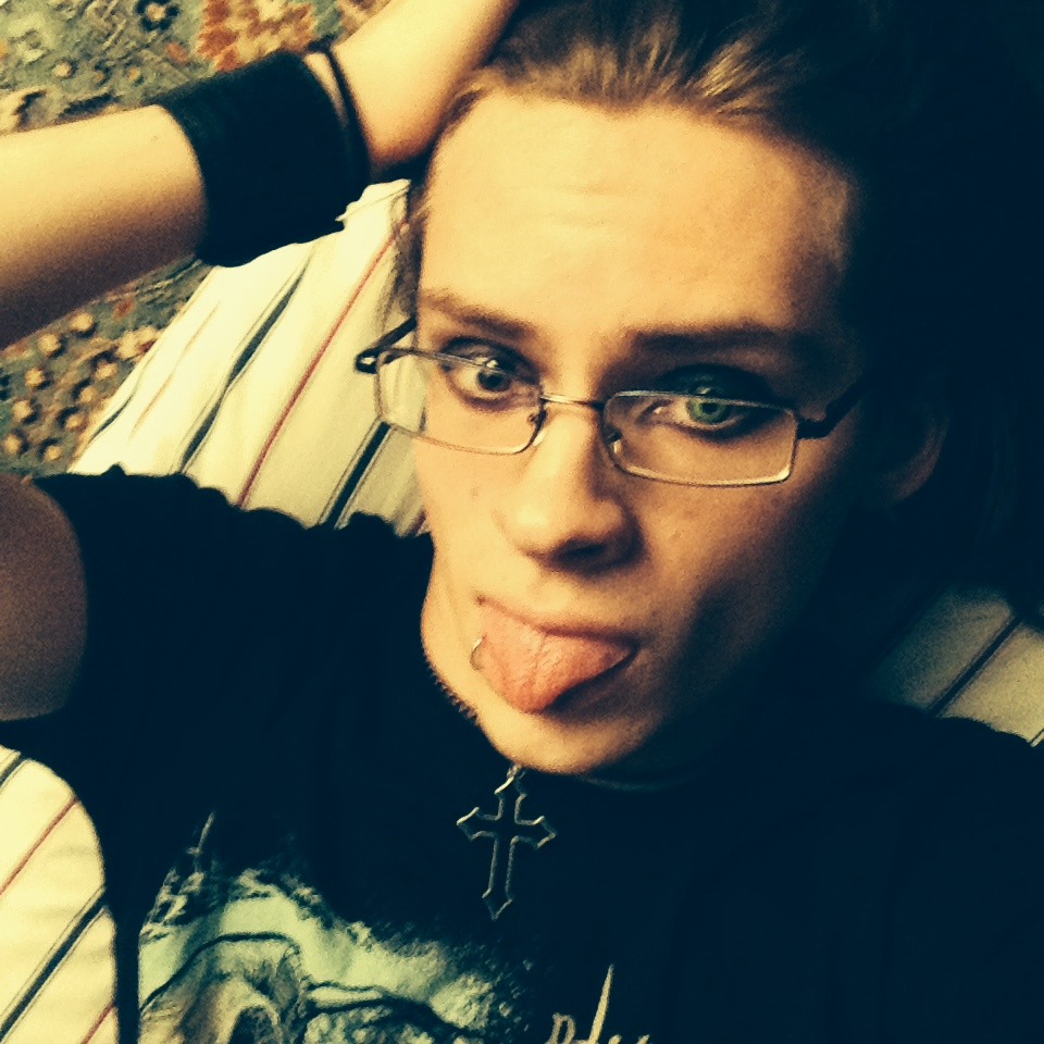 thetalkingpoltergeist:  heck yeah, looking like a girl when I want to.