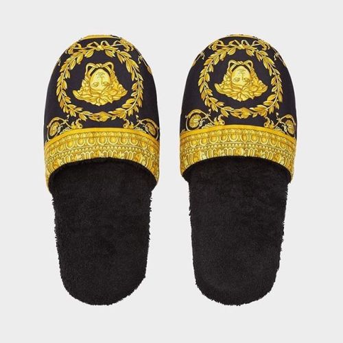VERSACE 
Barocco Slippers Black & Gold.

Our showroom in Waterloo showcase the Versace Home collection.
Our world class european designed furniture showrooms are located in Sydney’s design precinct of Waterloo showcasing the finest luxury branded Italian furniture made in Italy. Open Monday - Saturday 10am - 6 pm.

#palazzodisegno #palazzocollezioni #luxury #luxurylife #luxurylifestyle #luxuryrealestate #luxurydesign #luxuryworld #luxurybrand #interior #interiordesign #interiordesigner #design #moderninterior #classicinterior #millionaire #entrepreneur #lifestyle #italy #madeinitaly #italianfurniture #sydney #waterloo #waterloodesignprecinct #livingroom #bedroom #luxurybathrooms #bathroom #slippers #versacehomeaustralia #palazzocollezioni#palazzo collezioni#luxury#lux#designer#luxurylifestyle