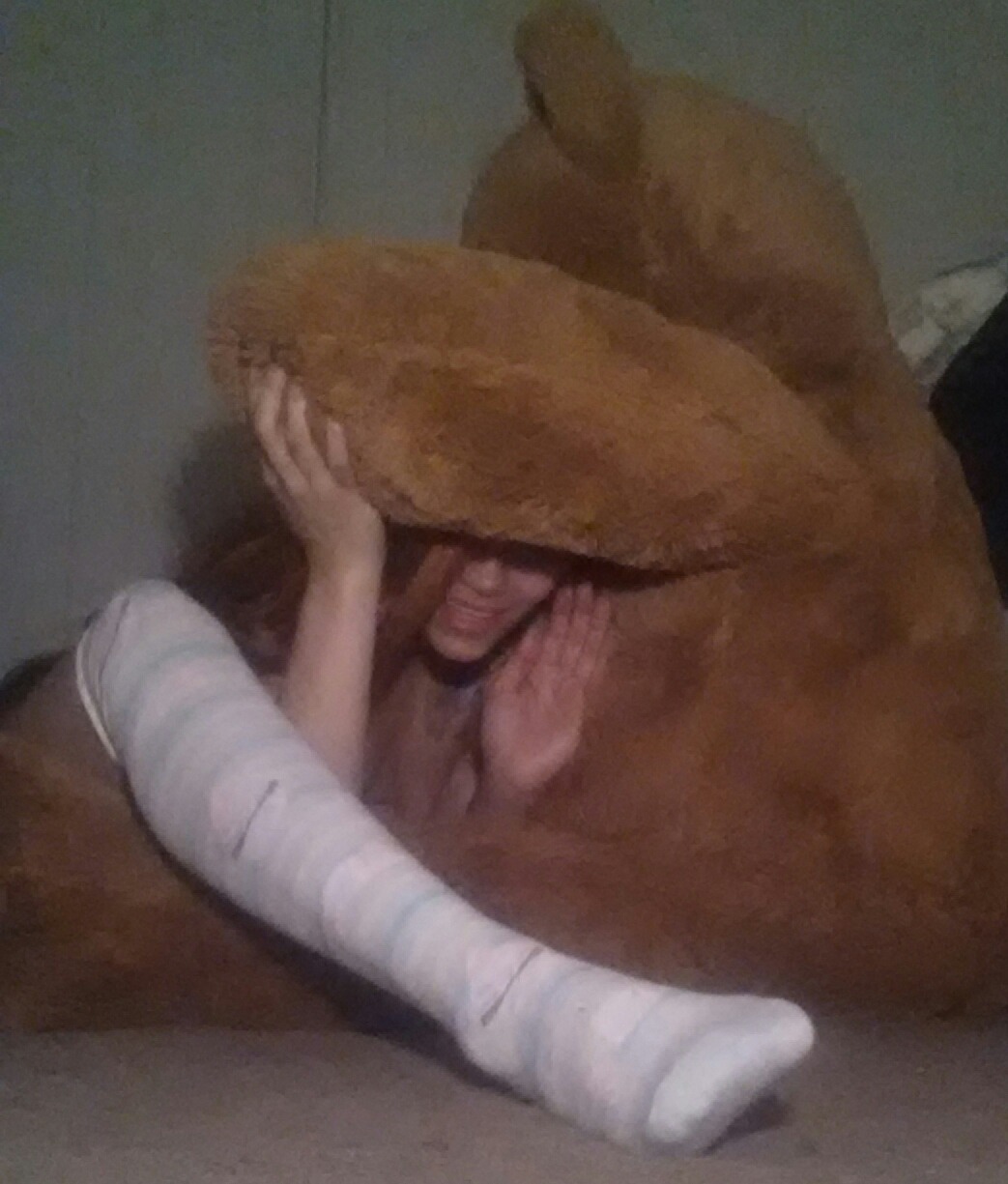 tigerlilyslittlespace:  Playtime with Molasses. My bestest buddy and favoritest company