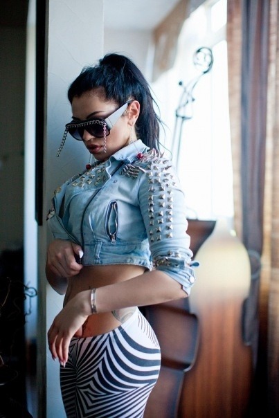 ilovewomenido:  Listen to the new single “Turn Up” - by Lamont TaylorAuthentic Chanel Sunglasses at 21-Shades.com 