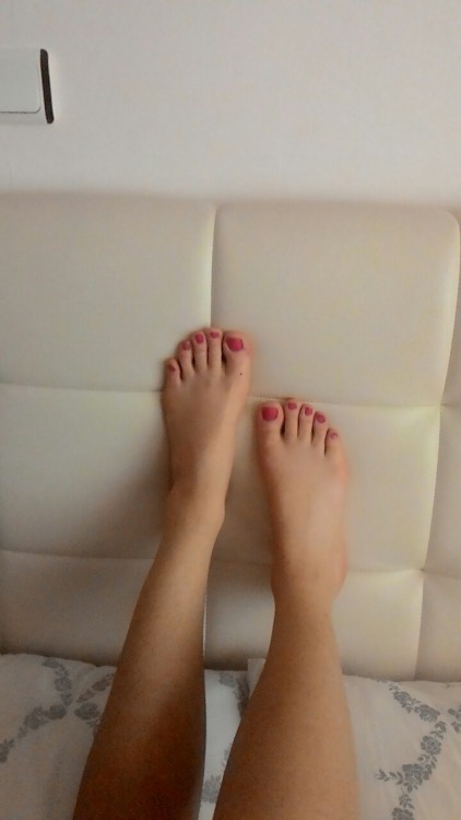 erdem32world: My feet share pls Your WONDERFUL feet