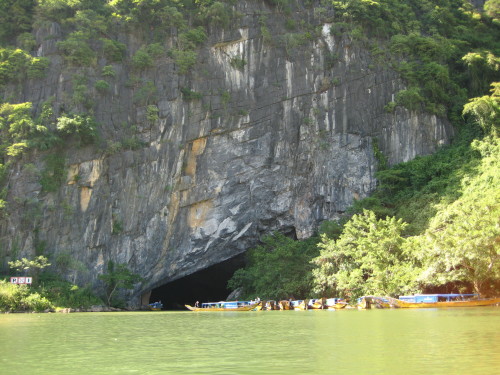 Wow! I’ve seen many photos of caves and visited a few over the years, but I can’t remember ever thin