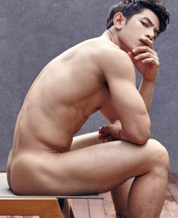 ohthentic: fagggotries:    Kwan Phuwamet @kwan_phuwamet    Oh. Nude. 