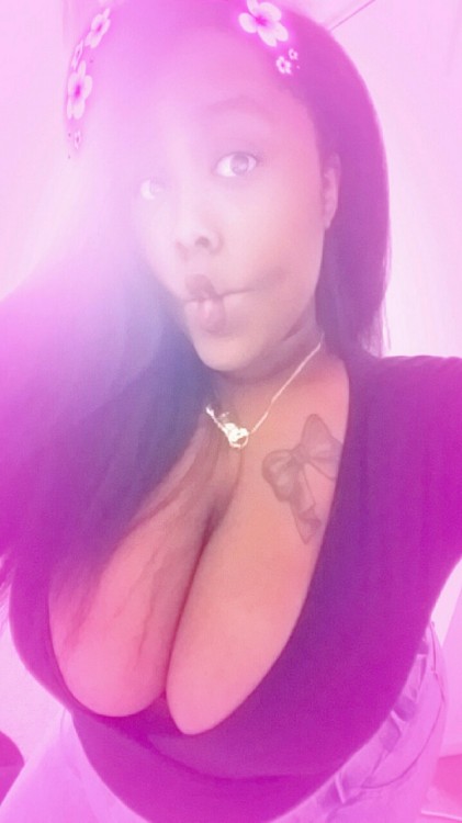 pettypia:  silentbutgolden:  bustyspice:  GimmieKiss | I hate the color pink but I’m in love with this filter..  Nay….  Just one time… Please