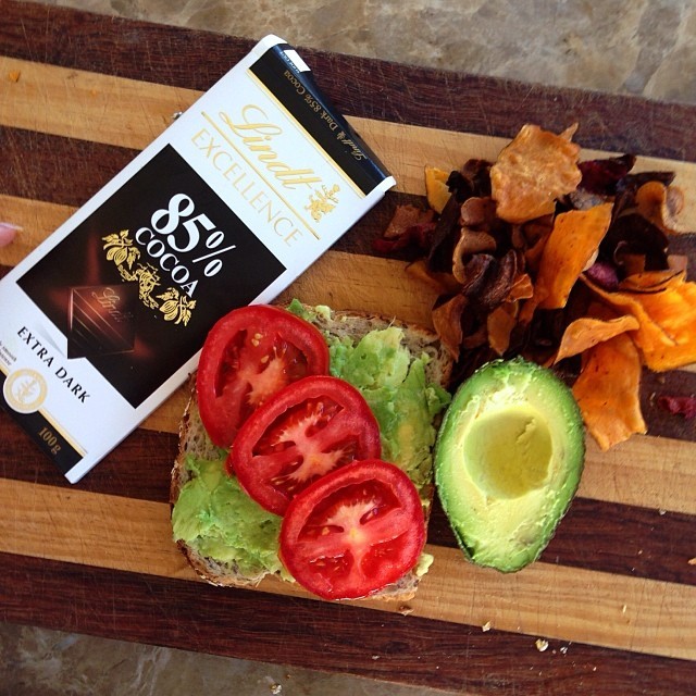 essenaoneill:  I LOVE FOOD. Avocado and tomato on bread, dark chocolate and mixed