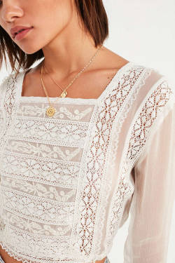 urbnite:Lace Apron Front 