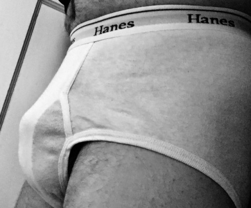 white-briefs-only:5 out of 7. Today’s Hanes of choice are my second favourite ever. Love the w