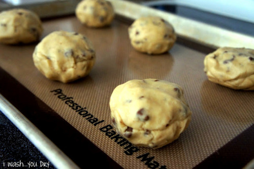 nom-food:  Oreo stuffed chocolate chip cookies