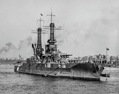 lonestarbattleship:USS Mississippi (BB-41) in New York Harbor on December 25, 1918. NARA: 45512536, 45513417NHHC: NH 46047, NH 45492