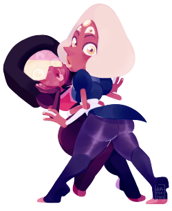 weirdlyprecious:  BUSTED!call it sardonet I’m still trying to figure out how to make that tight effect in Sardonyx’s case, but you can feel it right? I’m gonna make some separate art Tumblr for the drawings I’m not that comfortable sharing here.