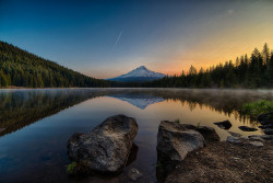 lust4mtns:  Trillium Lake at Sunrise by twax121