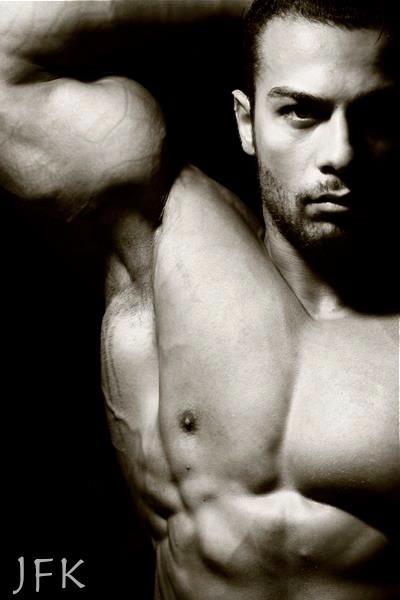 cdnlifter27:  Johan Fehd Karouani Photos: Bruno Perroud 