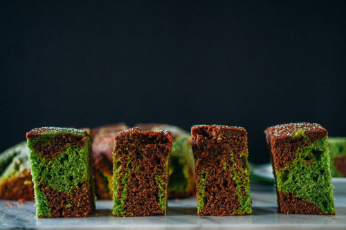 sweetoothgirl:  Matcha Marble Cake (chocolate + green tea)