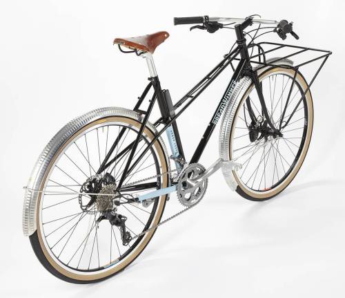 breadwinnercycles:  Our #arborlodge city bike is built for everyday cycling with full fenders, disc 