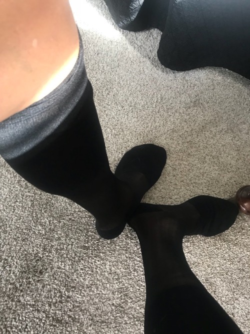 sdmarkymark1: Wish I was there to service them socks