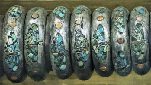 blueiskewl: Bracelets of Egyptian Queen Hetepheres IBracelets excavated from the tomb of Queen Hetep