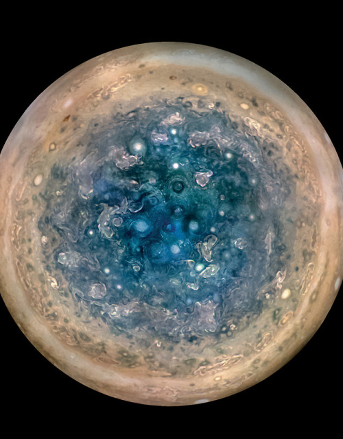 blunt-science:  This image shows an enhanced colour, daytime and stereographic image of Jupiter’s so