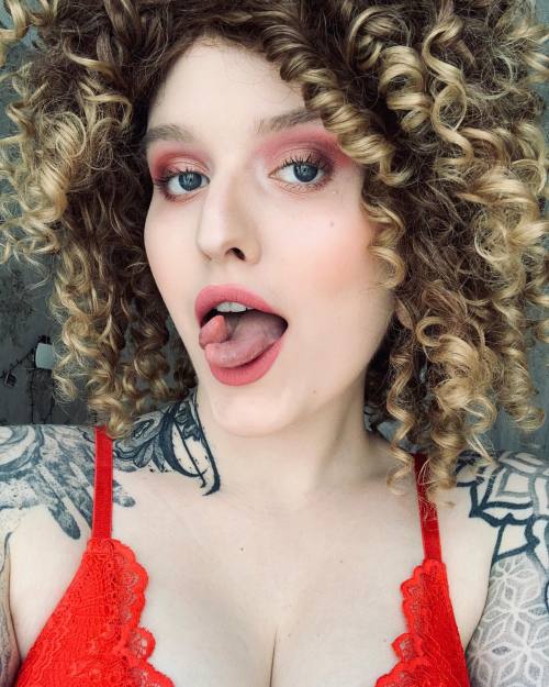 Tongue split and tattoos feature by sasharedkaya. Follow her on Instagram! ❤️www.instagram.c