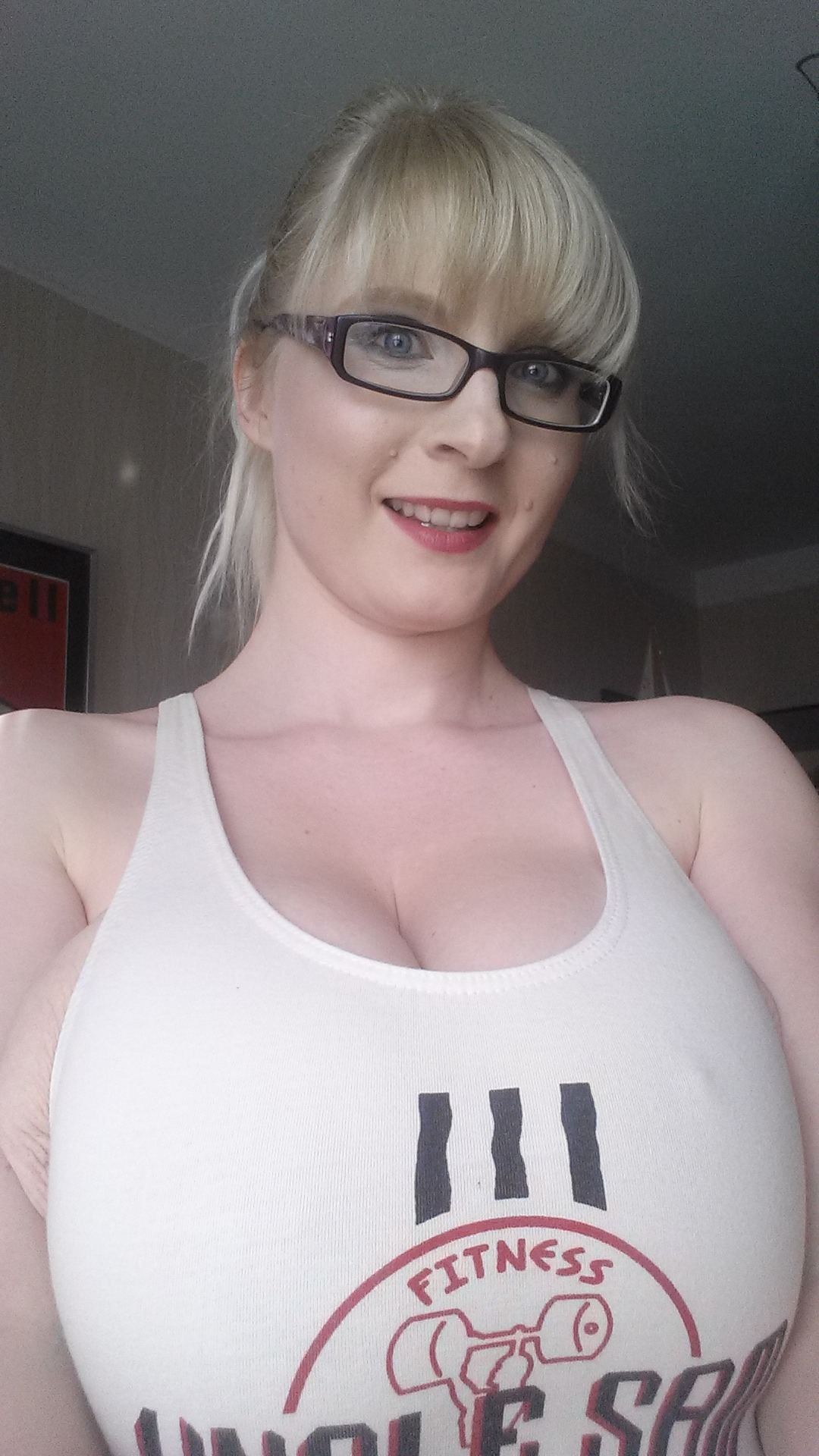 sexy-casey-blog:  Sometimes i have to work out at home, because when i’m in the