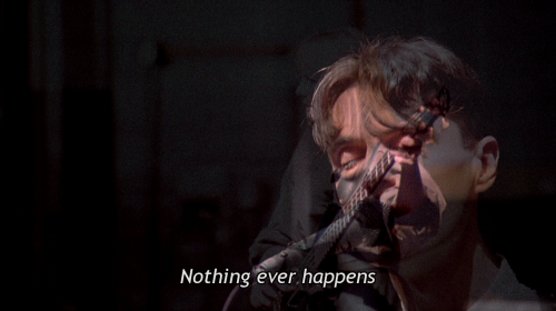 derekjarman:  Stop Making Sense (Jonathan Demme, 1984) 