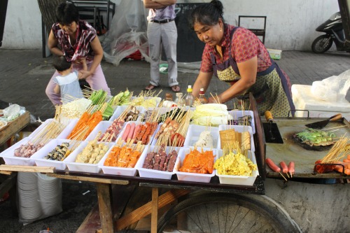 laurenfornow: 烧烤，上海 pick your sticks and they grill them for youstreet food is the best food