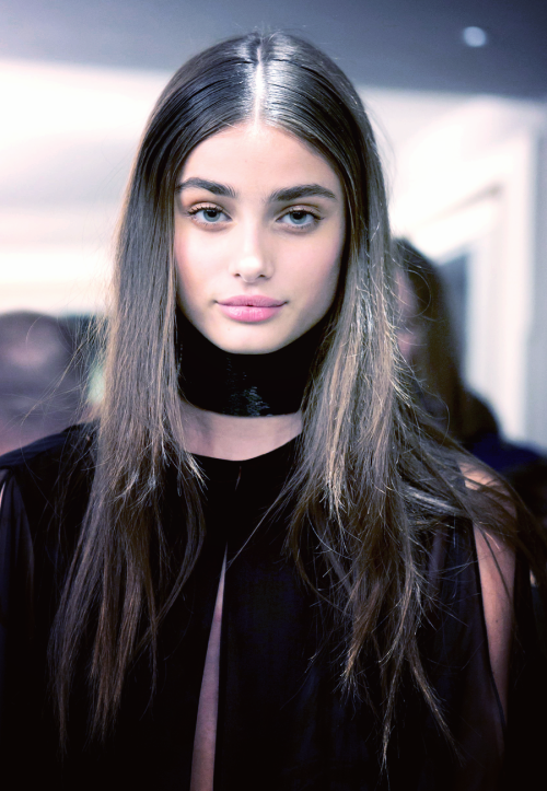 Sex xangeoudemonx:  Taylor Marie Hill Backstage pictures