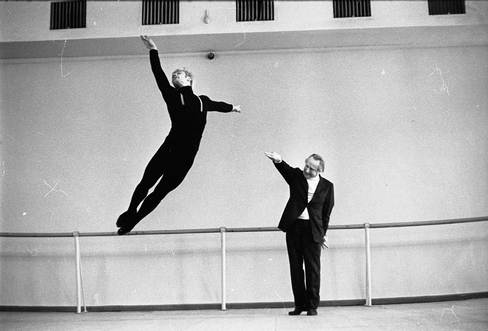 barcarole:  Vladimir Vasiliev and his teacher,   Alexei Yermolaev in 1971. Photo