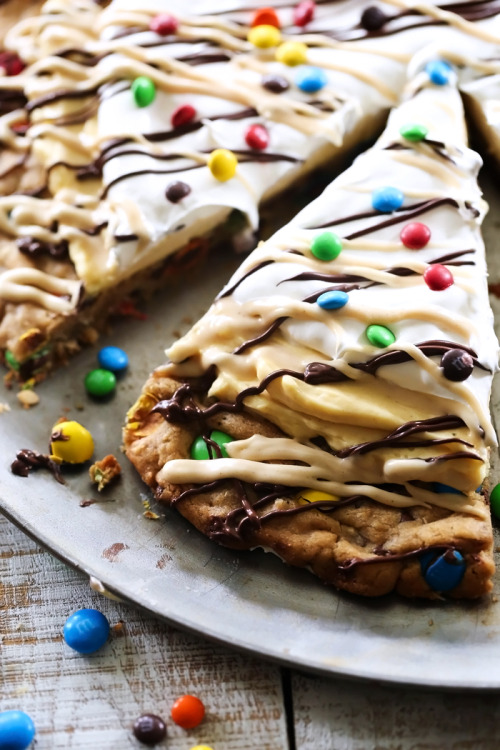 sweetoothgirl:M&M Monster Cookie Pizza Pie
