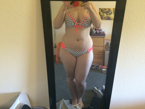 hourglassandclass:  Cupdanicakes sent in this lovely submission. Here’s what she said: “