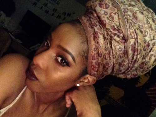 heroineheroine:I’m taking selfies to make up for black out Friday Plus my wrap is on point and my ed