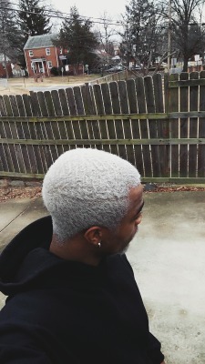 theteddybearsamurai:  ofmicnmen:  White hair.