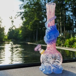 grasscity-official:  I never get tired of looking at this gorgeous Noble Glass bong, who else wishes this beauty was in their collection??Shop online at www.Grasscity.com  CLEAN