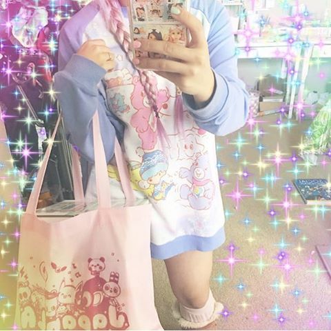 Kawaii Pastel Winter Style by @magicalgirlmoni!! Little Twin Stars x Care Bears Winter Sweatshirt av