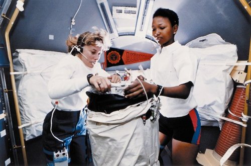 Astronauts Jan Davis & Mae Jemison On STS-47