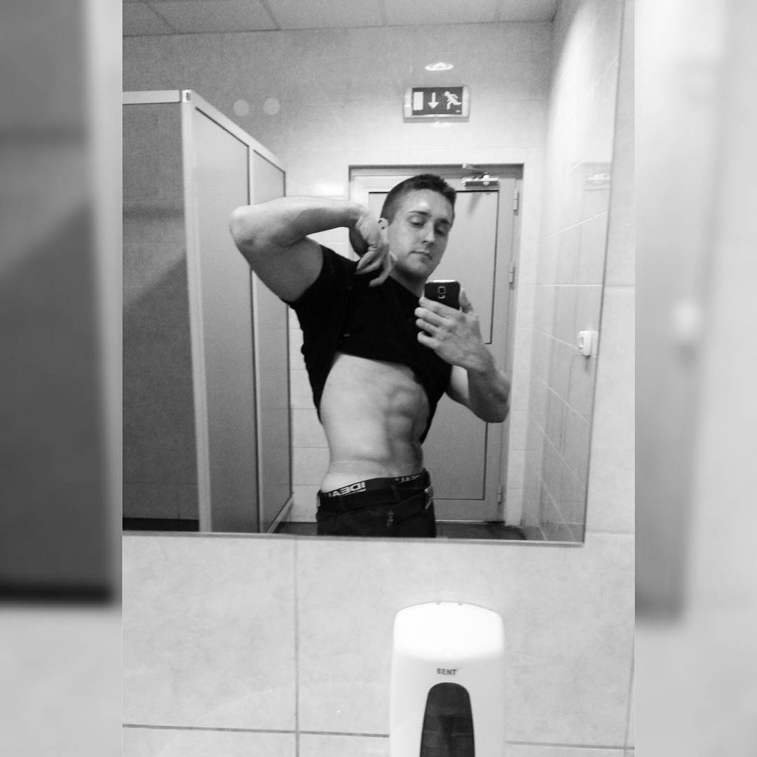 Sixpack selfie ‎Abs Booth
