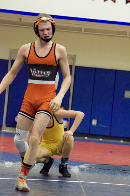 wrestleman199:no shame in what you got there  orange singlet 