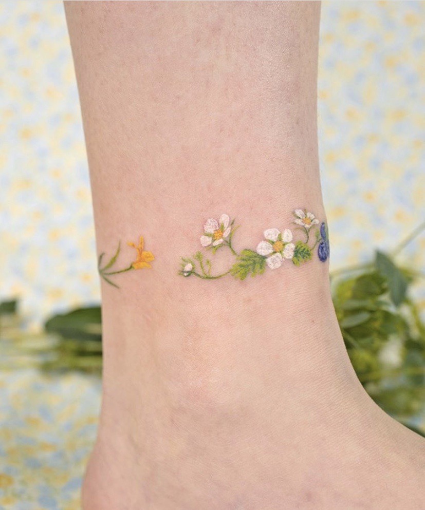 Tiny black and grey daisies around a tiny ankle #Tattoo #T… | Flickr