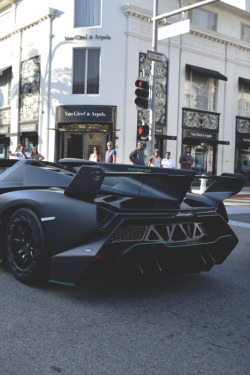 azearr:  Lamborghini Veneno | Source | Azearr