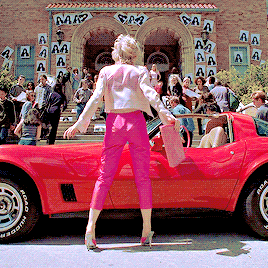 neondarkos: Ok, reality check. Liz is in the trunk of this car. And she is dead. That is a sad, fuck