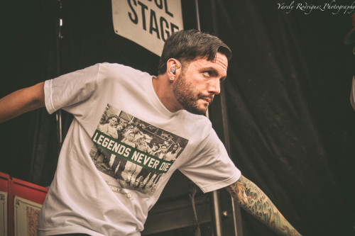 yarelyrodriguezphotography:Jeremy Mckinnon of A Day To RememberVans Warped Tour - July 19th, 2014