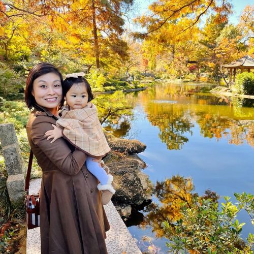 Enjoying some beautiful fall colors in the @fortworthbotanicgarden #family #baby #babygirl #parentho
