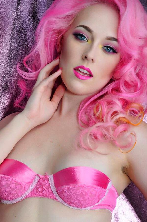 sissydebbiejo:Such a sexy look for a sissy. Pink hair, pink eyeshadow, pink lips