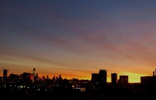 #saturday #sunrise (at Alamo Square) Https://www.instagram.com/p/BtGiEluAR1N/?utm_source=ig_tumblr_share&igshid=1x82fvg2yeiti