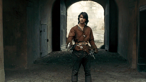 The Musketeers 1x01 - Friends And Enemies